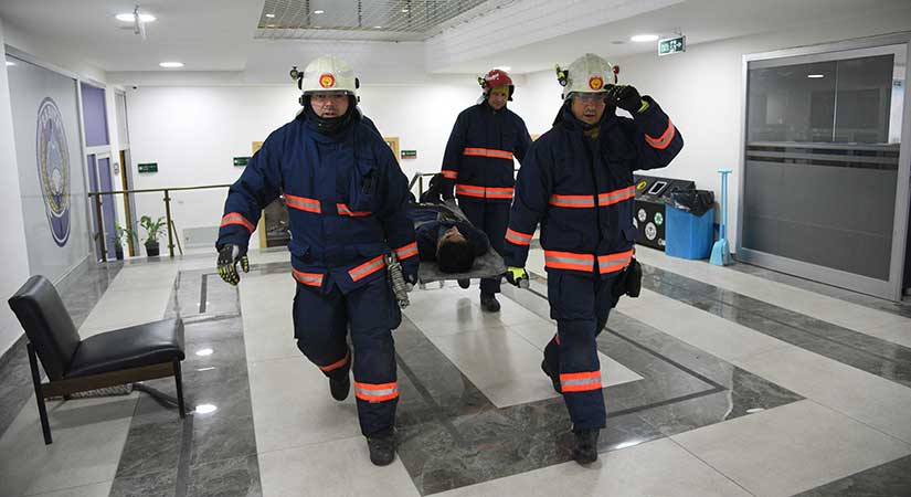 Gerçeği aratmayan deprem ve yangın tatbikatı
