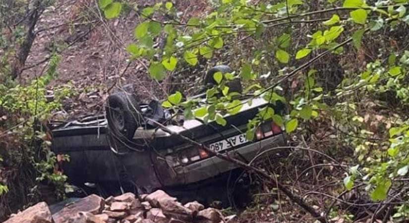 Espiye’de otomobil şarampole yuvarlandı: 4 yaralı