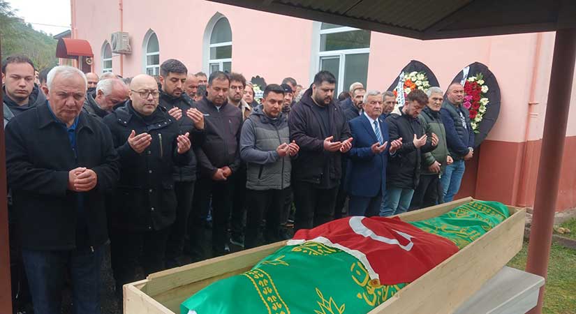 Özdemir son yolculuğuna uğurlandı