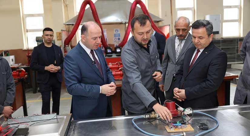 Vali Serdengeçti’den 125. Yıl Meslek Lisesi’ne Tam Not