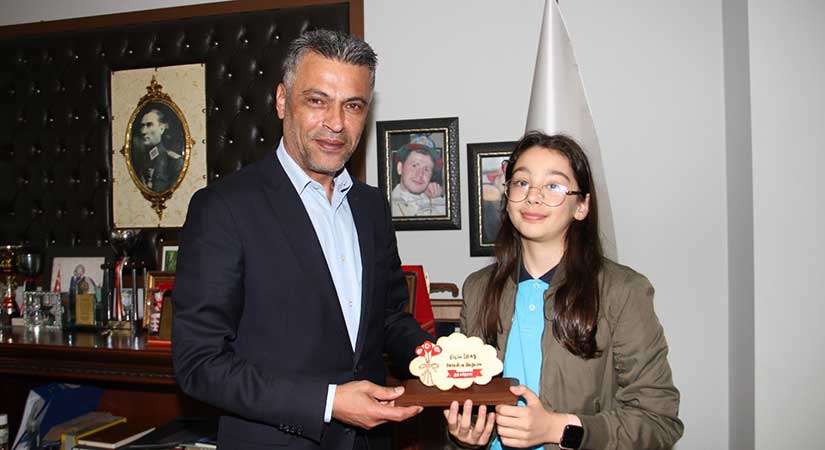 Çocuklar Yağlıdere’de Başkan Koltuğunda