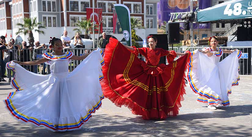 Aksu Festivali coşkuyla devam ediyor