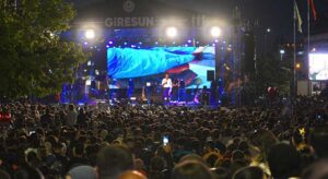 Emre Fel’in Giresun konserinden enstantaneler