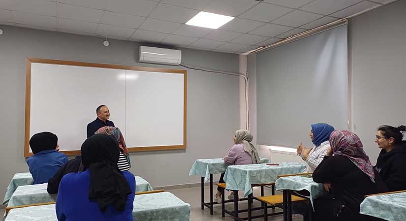 Espiye’de ‘Fıtratın Korunması ve Aile’ seminerleri düzenlendi