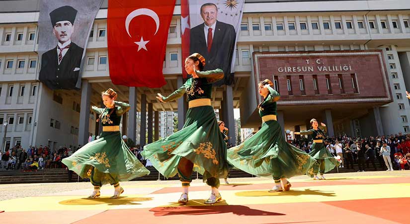 Giresun’da 19 Mayıs coşkusu meydanlara sığmadı