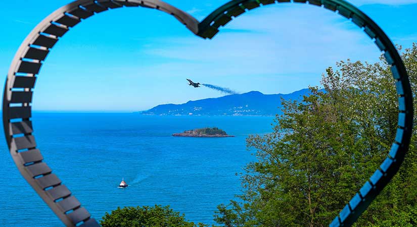 Solo Türk gösterisi gökyüzünü ateşe verdi