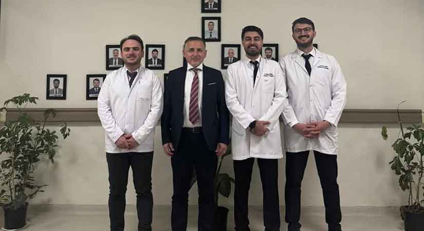 Ortopedi kliniğinden 4 asistan Avrupa sınavını geçti