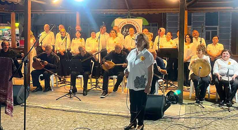 Millet Bahçesi’nde unutulmaz halk müziği konseri