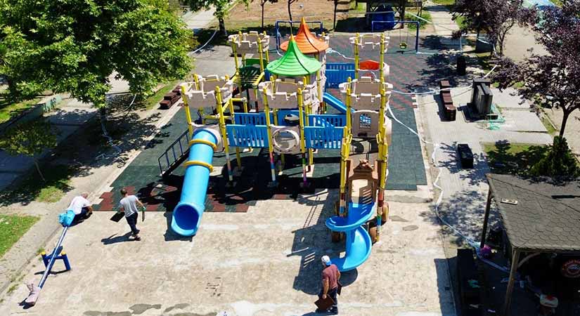 Belediye ekipleri sahada durmaksızın çalışıyor