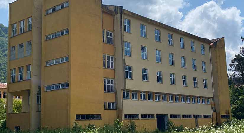 15 yıllık ihmal Kaşdibi Yatılı Bölge Okulu çürümeye terk edildi