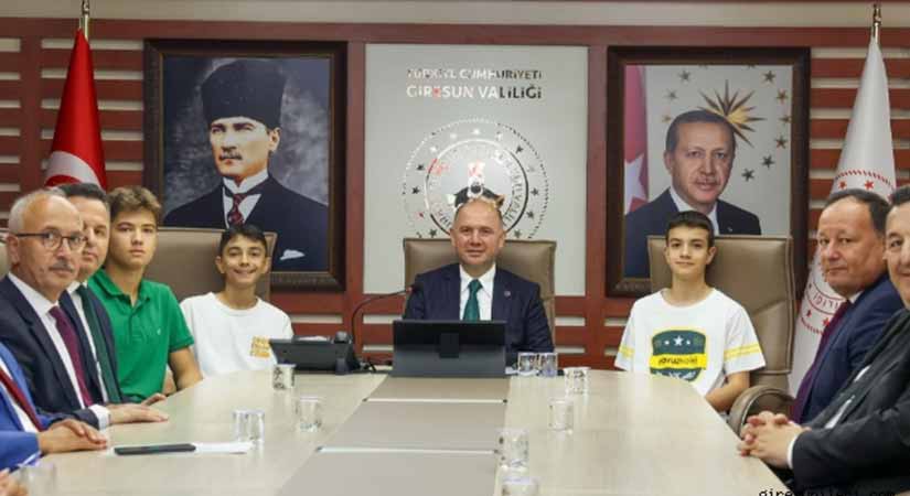 Giresun’un Gururu LGS Birincileri valilikte ağırlandı