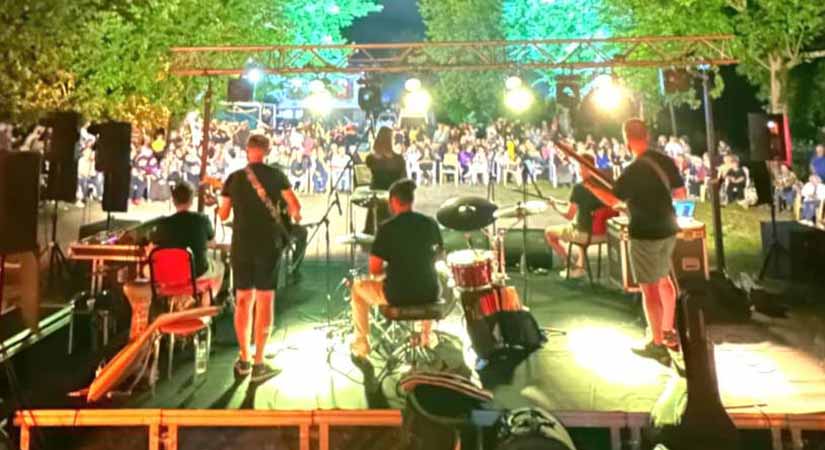 Tarihi okul bahçesinde coşkulu buluşma