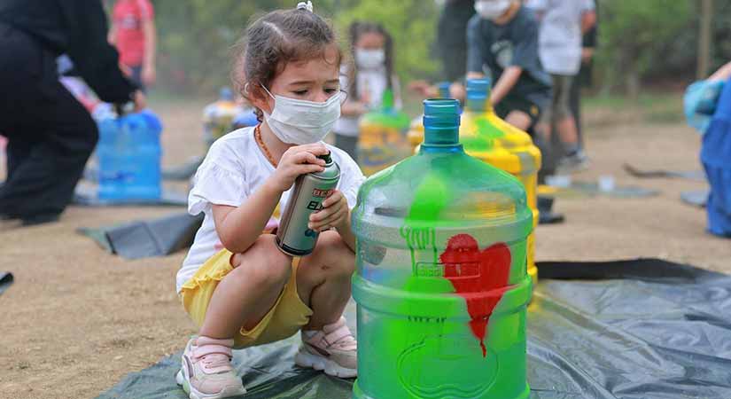 Başkan Sıbıç çocuklarla sokak hayvanlarına sahip çıktı