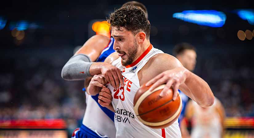 Giresunlu Milli yıldızdan tarihi triple-double