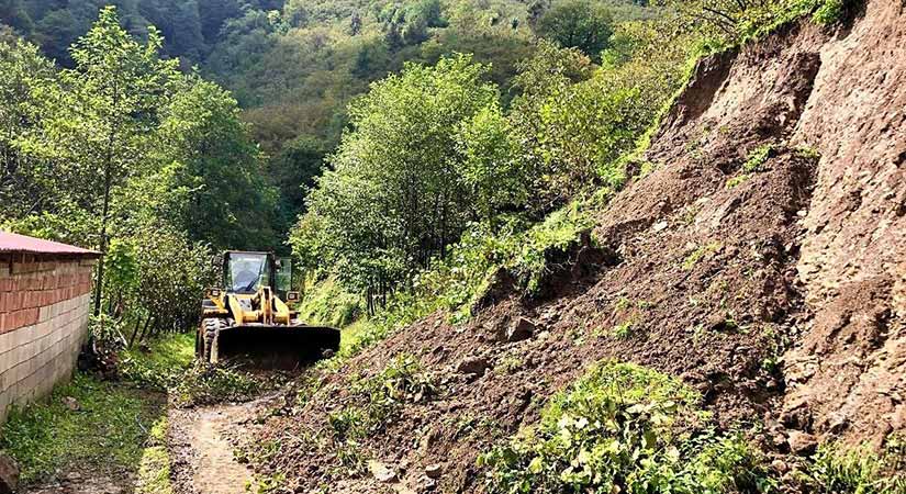 Heyelan sonrası Giresun’da yollar ulaşıma açılıyor