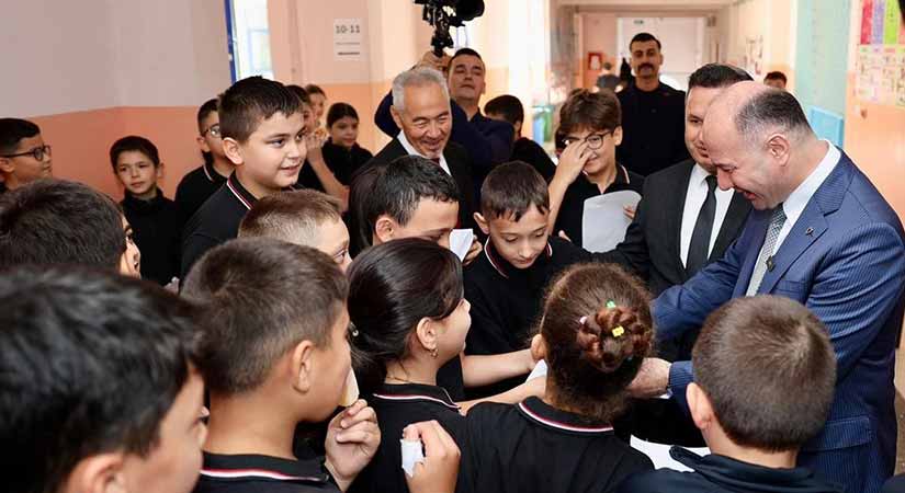 Vali Serdengeçti öğrencilerle buluştu