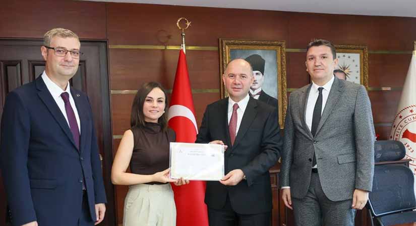 Vali Serdengeçti’den sağlıkçılara teşekkür