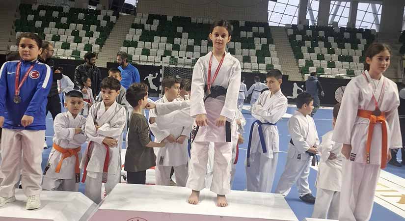 Espiyeli Karatecilerden şampiyonluklar geldi