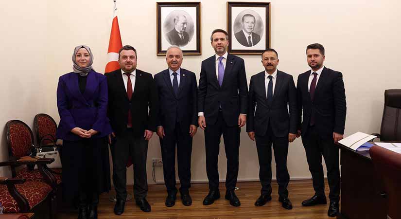 Giresun heyetinden Bakan Bayraktar’a ziyaret