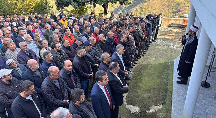 Emekli Öğretmen Abdullah Coşkun toprağa verildi
