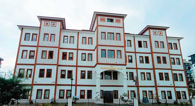 Piraziz’e modern hükümet konağı