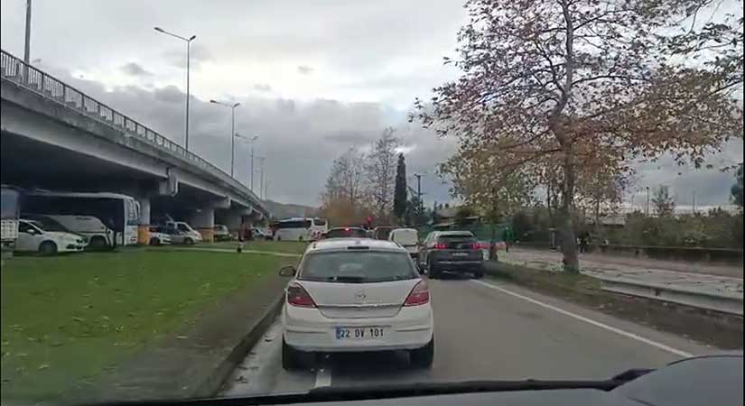 Ambulanslar ve acil araçlar trafiğe takılıyor