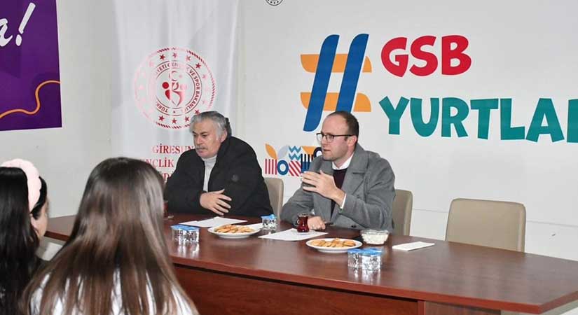 Kaymakam Azman KYK öğrencileriyle buluştu