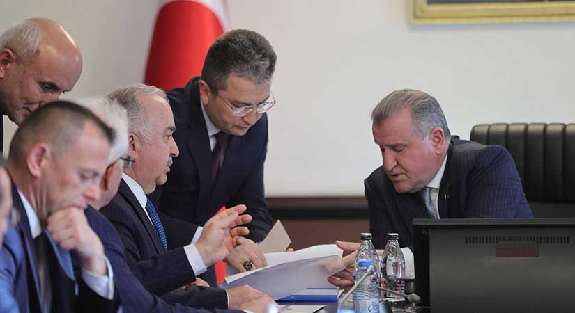 Doğankent’e Kapalı Yüzme Havuzu Müjdesi Geldi