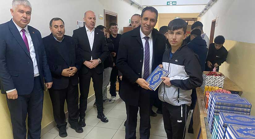 Espiye’de öğrencilere Regaib Kandili hediyesi