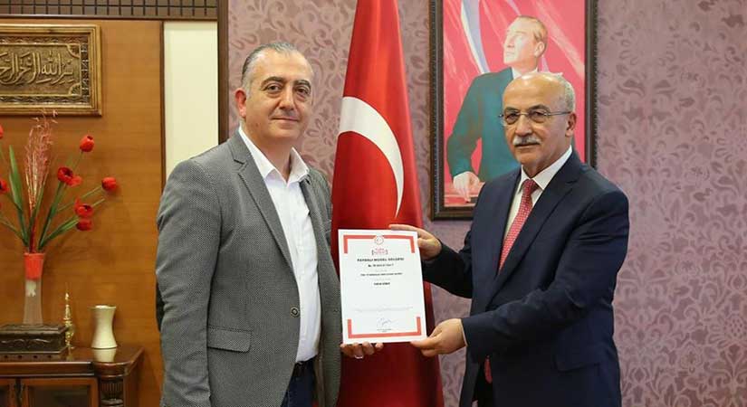 Güner’in mikrodalga kavurma makinesi patent aldı