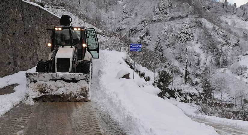 Alucra’da 4 köy yolu hâlâ kapalı