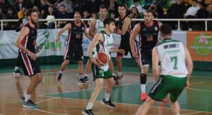 Kerasusspor liderliğe gözünü dikti