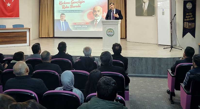 Akif’in ruhu Giresun’da gençlikle buluştu