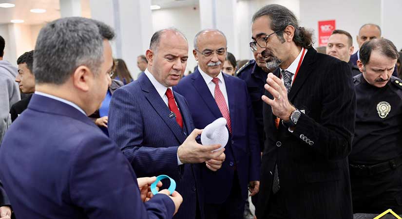 Giresun’da yapay zekâ ve bilim şenliği başladı