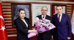 Vali Serdengeçti: Herkes insanca yaşam hakkına sahiptir