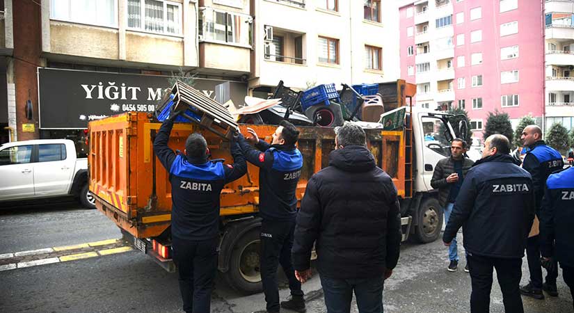 Kaldırım İşgaline Zabıta müdahalesi sürüyor