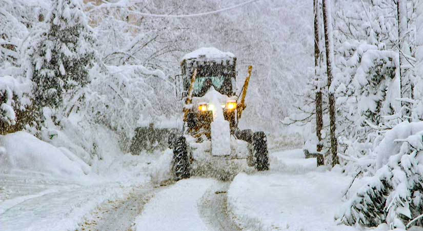 Giresun’da Yüksek Mahallelere Kar Küreme