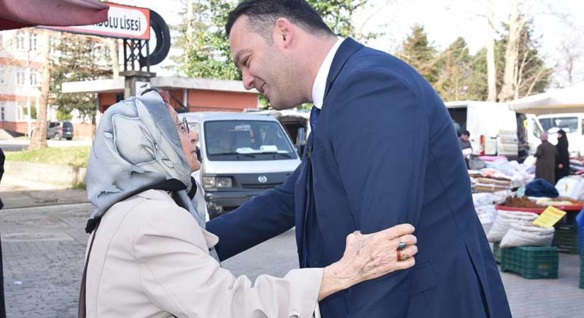 Başkan Dede pazarda talepleri dinledi