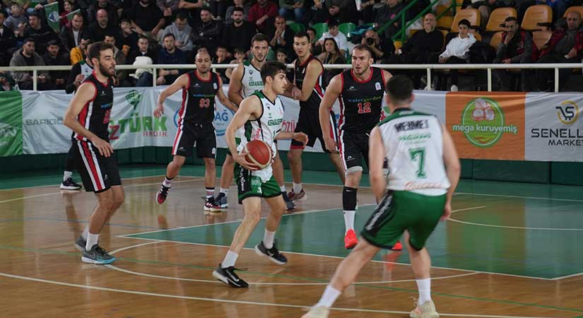 Kerasusspor Ankara’da son çeyrekte yıkıldı