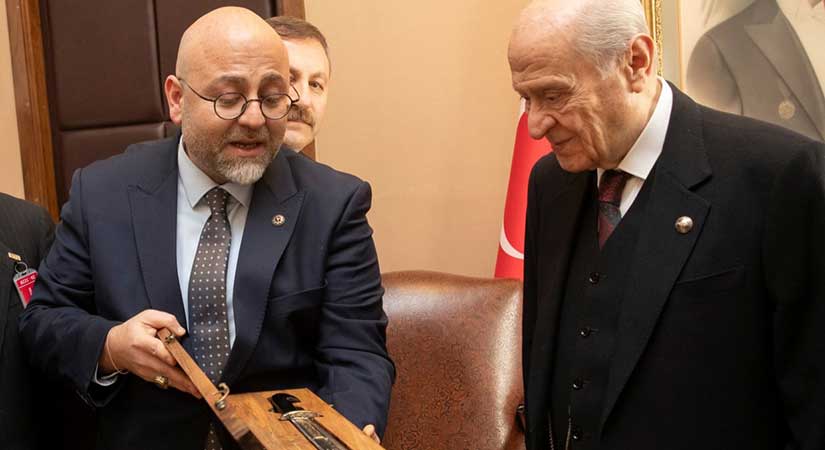 MHP Giresun’dan Bahçeli’ye Tarihi Hediye