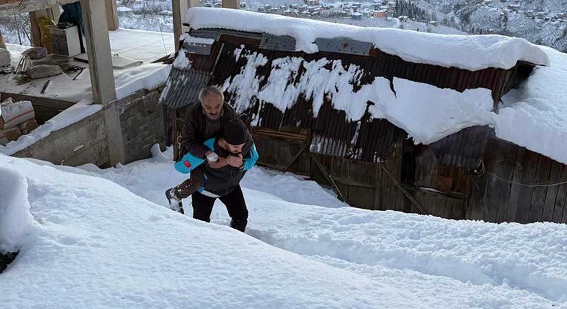 Giresun UMKE kar altında hayat kurtardı