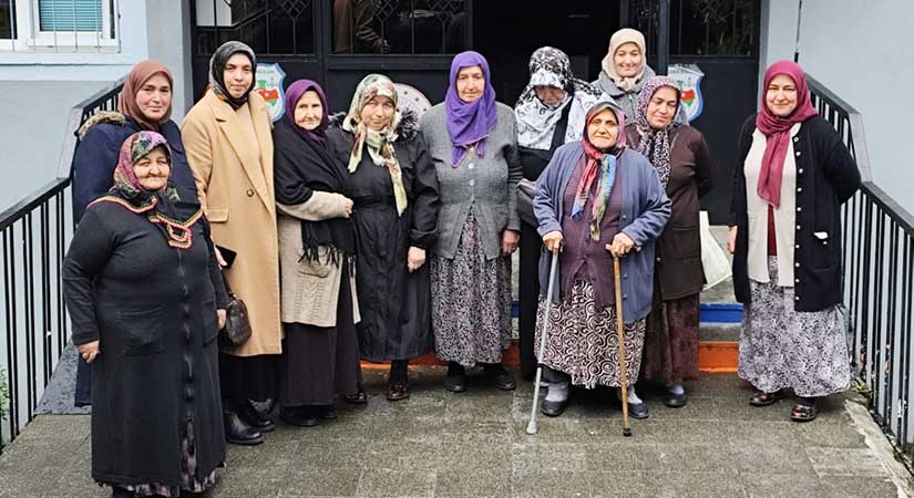 Espiye’de 38 öğrenciye kırtasiye yardımı