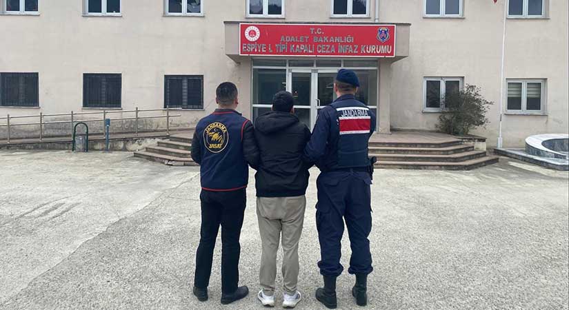 JASAT aranan hükümlüyü yakaladı