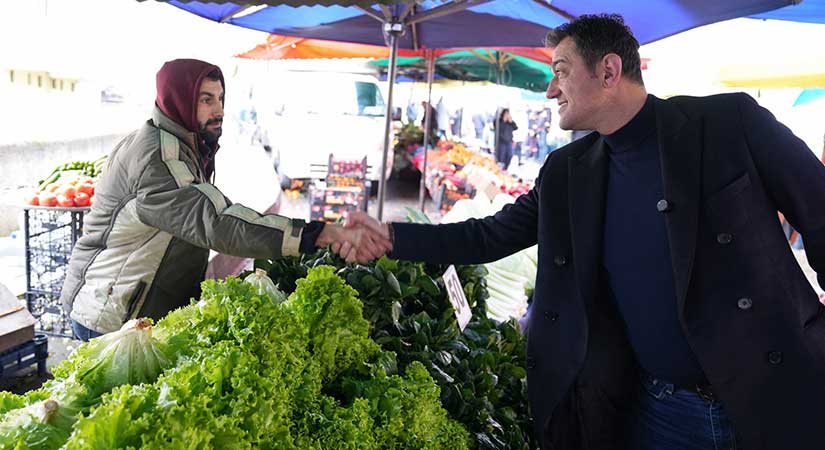 Başkan Köse pazarda esnafla buluştu