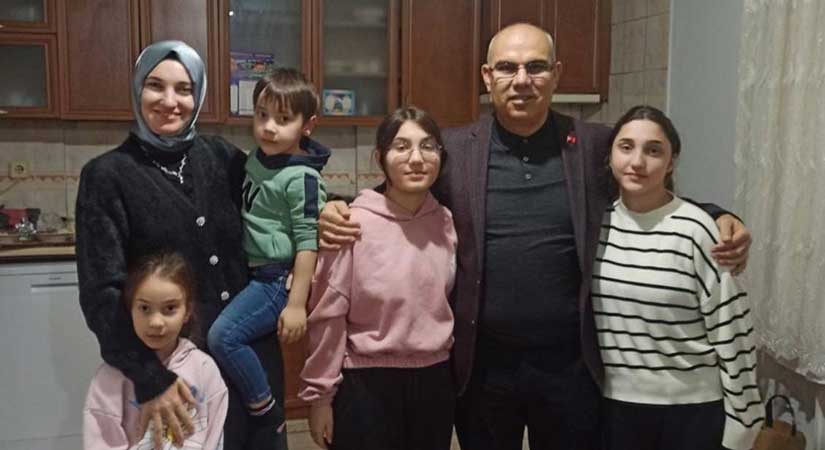 Vali Koç, Kara ailesinin sofrasında