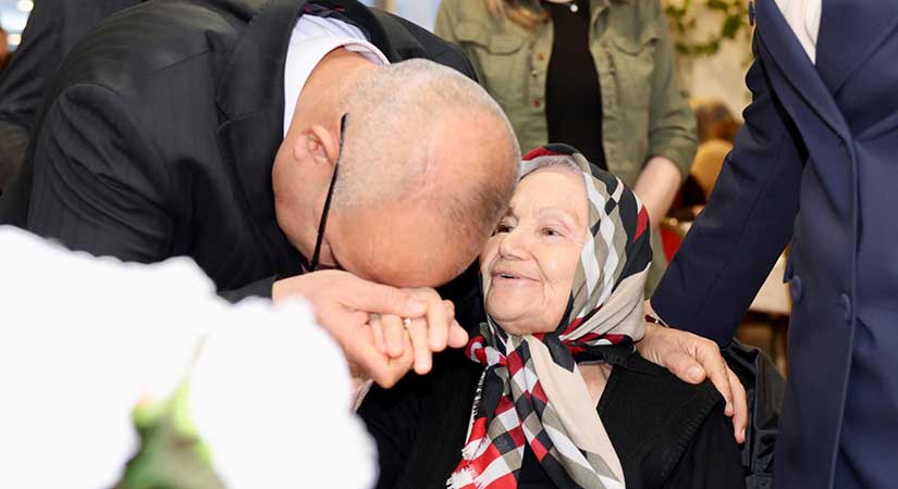 Şehit yakınları ve gazilerle ilk iftar