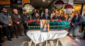 Giresunlu Gazeteci Burcu Yanar gözyaşlarıyla uğurlandı