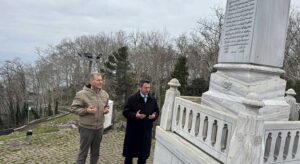 Konal’dan Topal Osman Ağa’nın mezarına anlamlı ziyaret