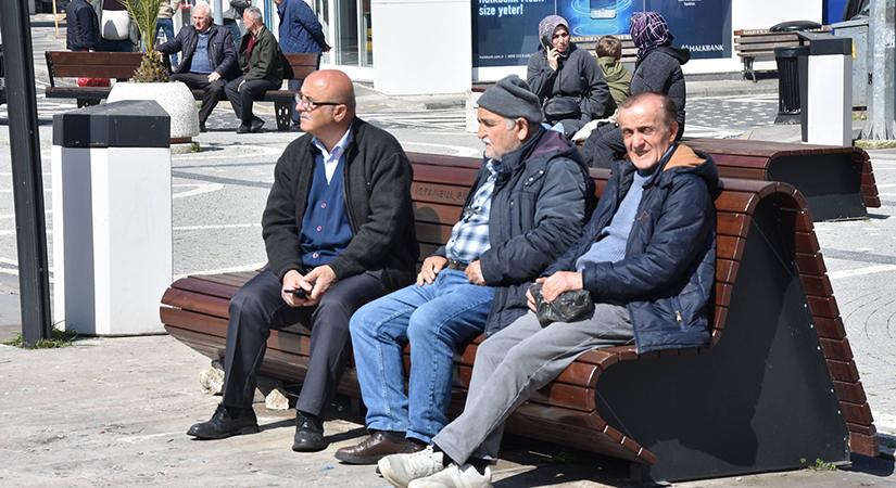 Emekli Maaşı ve Bayram İkramiyesi Ödemeleri Başladı