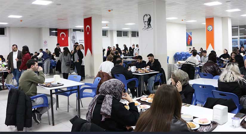 Ülkü Ocakları’ndan öğrencilere anlamlı iftar programı